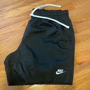 Nike woven shorts black xl